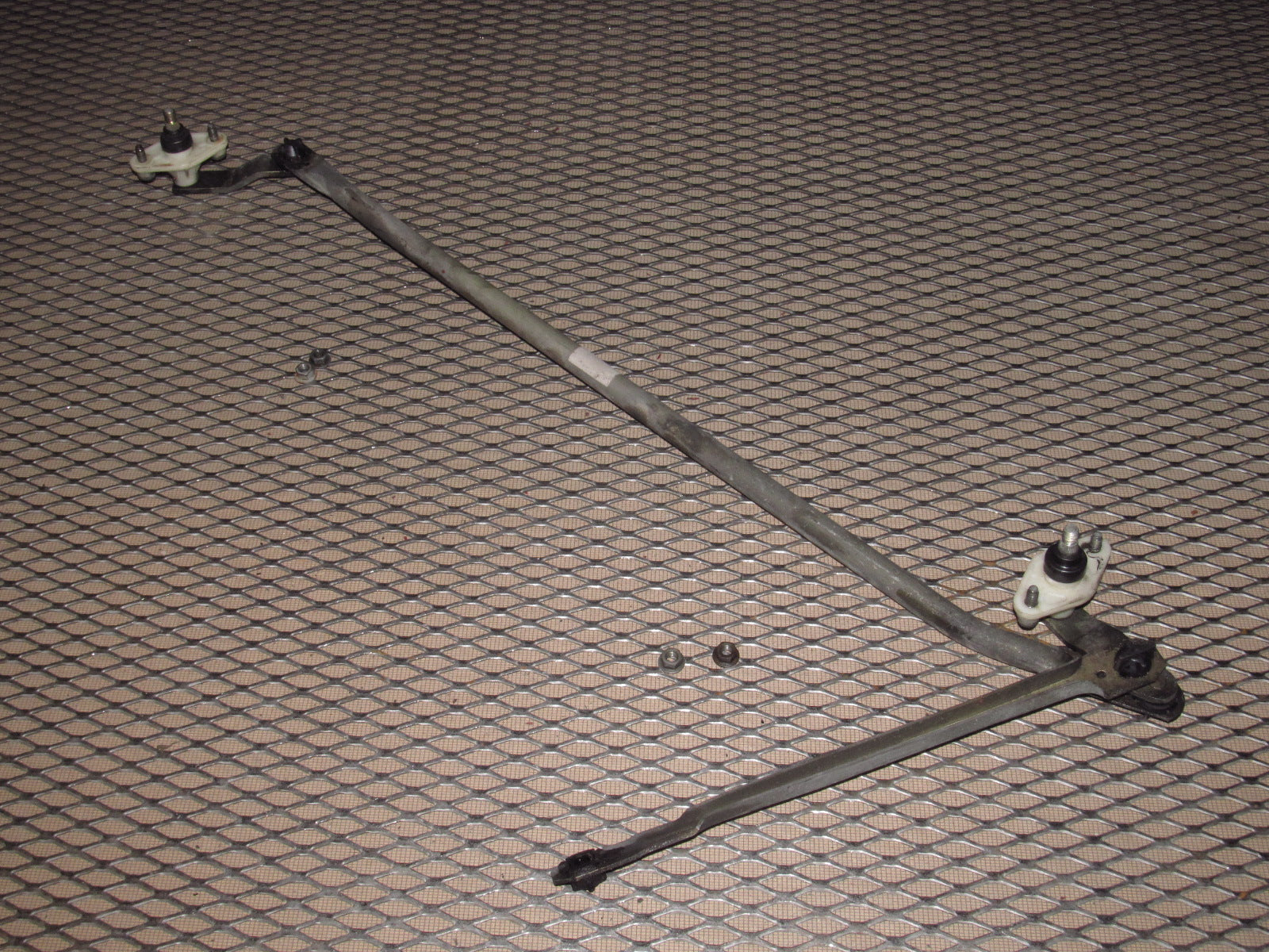 1987-1989 Nissan 300zx OEM Front Wiper Linkage