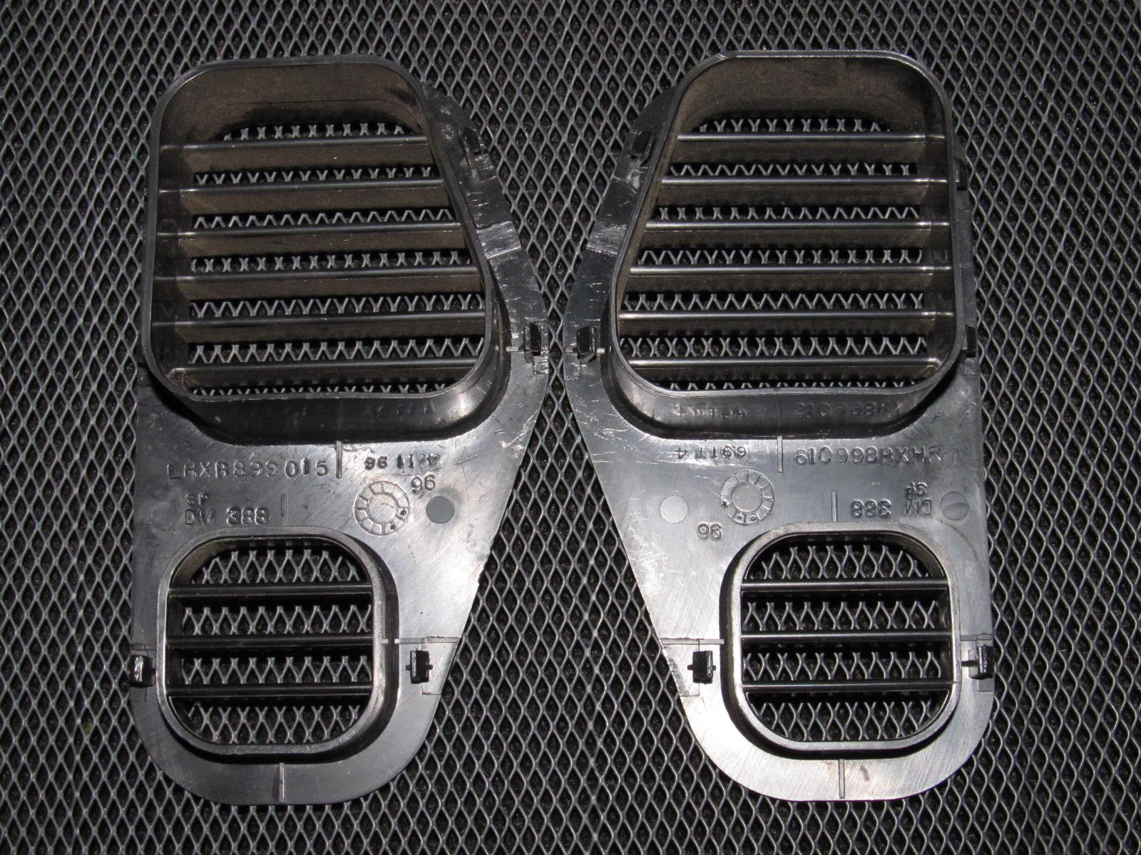 95-99 Mitsubishi Eclipse OEM Black Dash Side Heater AC Louver Vent - Left & Right - 2 pieces