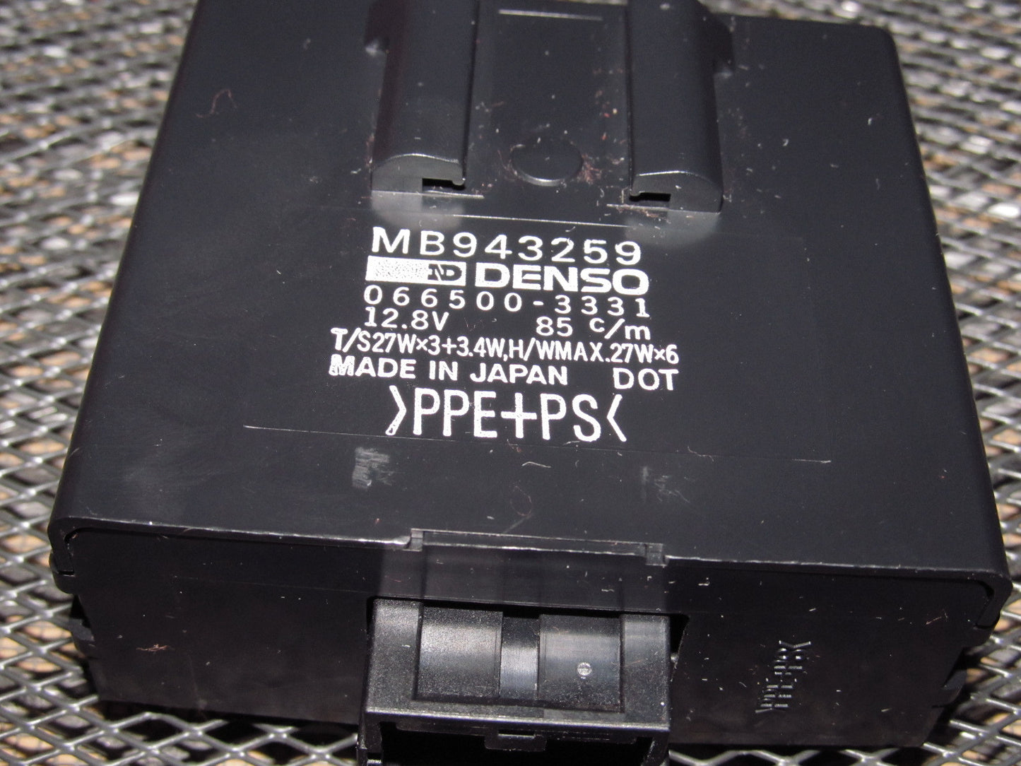 97 98 99 Mitsubishi Eclipse OEM Flasher Relay - MB943259