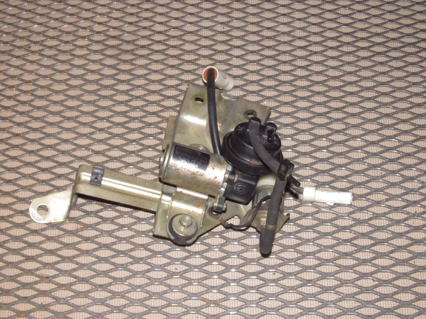 85 86 Toyota MR2 OEM Cruise Control Vacuum Air Pump Motor