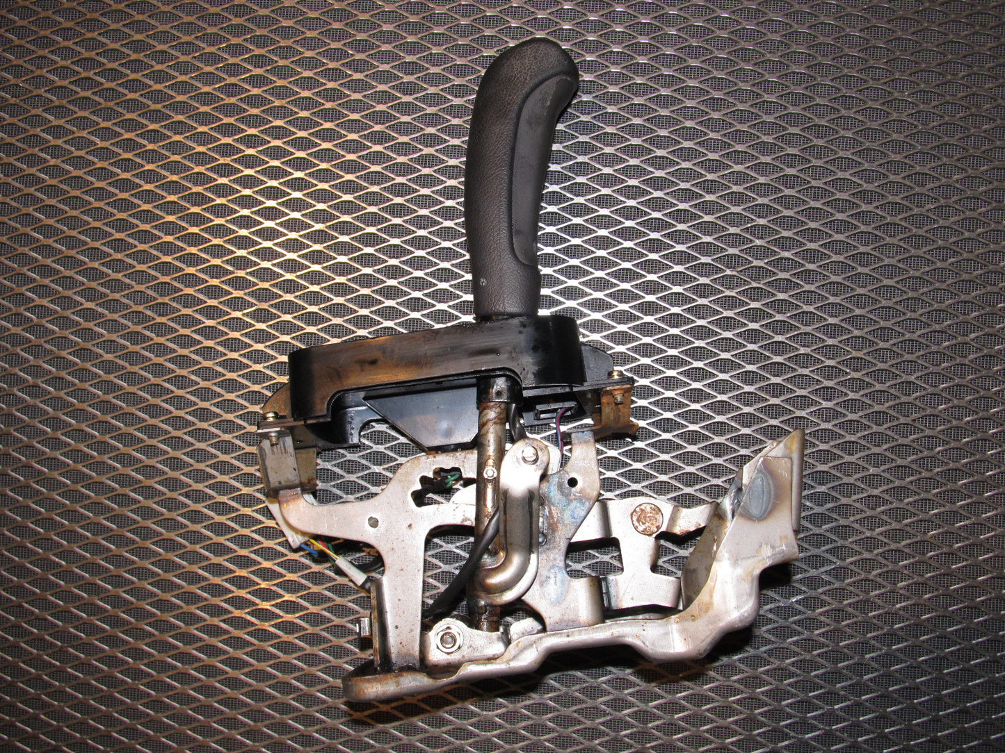 94 95 96 97 Mitsubishi 3000GT OEM A/T Shifter Assembly