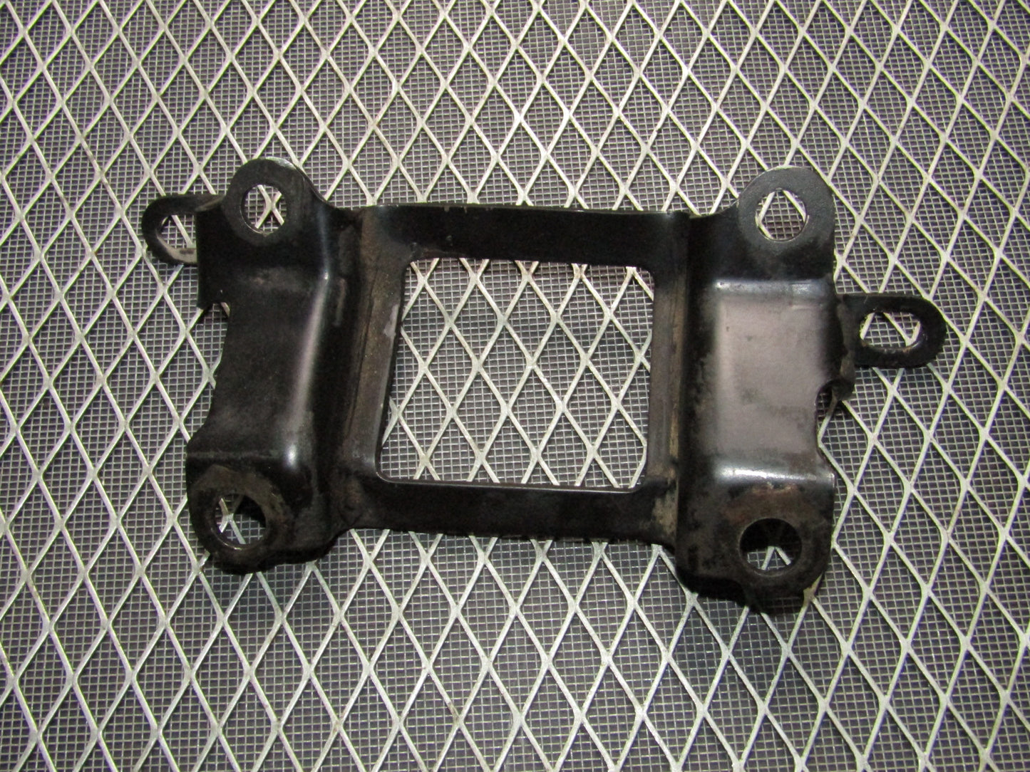 1991 Toyota Crown 2JZ-GE None VVti OEM Throttle Body Mounting Bracket