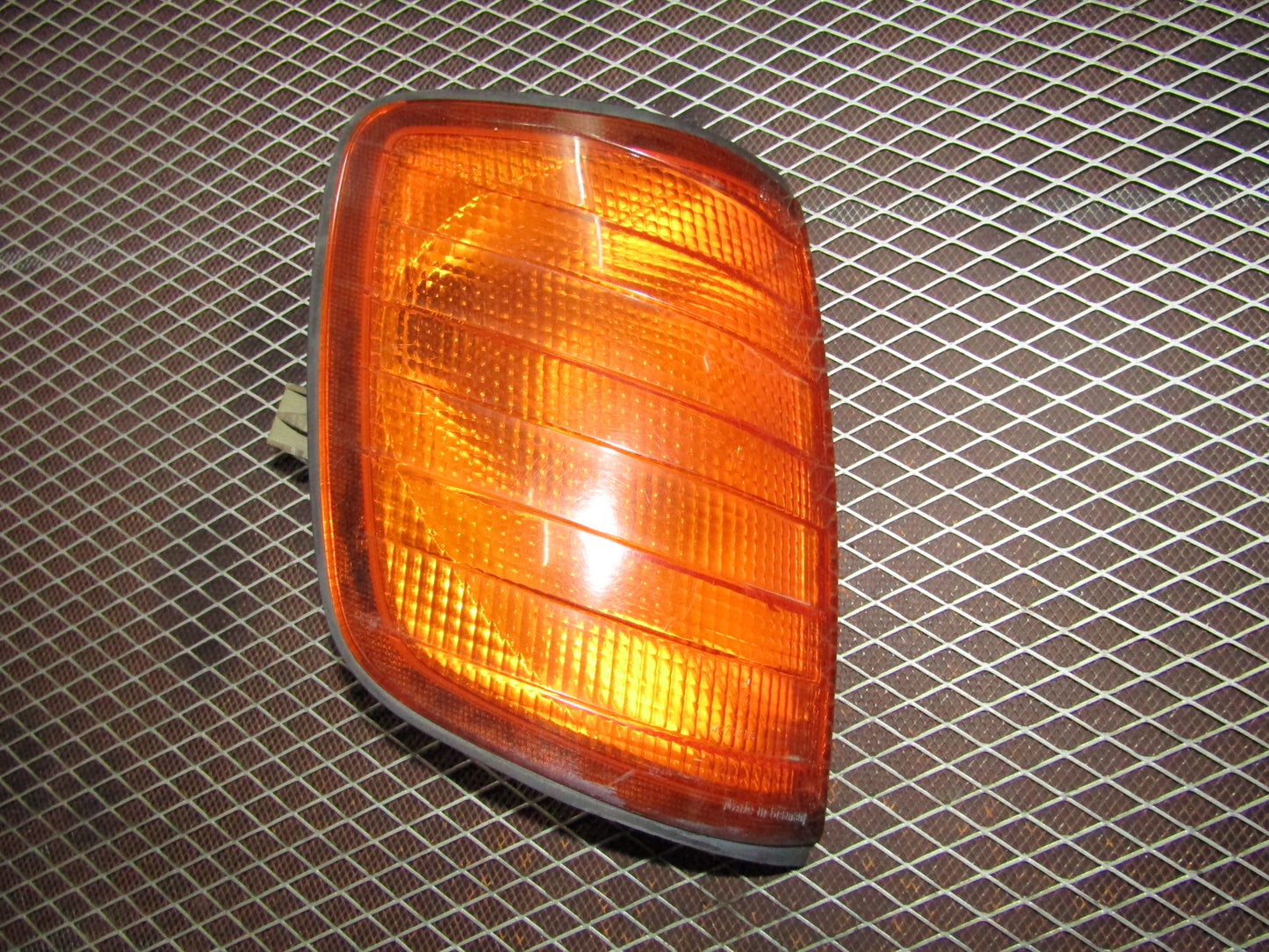 86-93 Mercedes Benz 300E OEM Front Turn Signal Light - Right