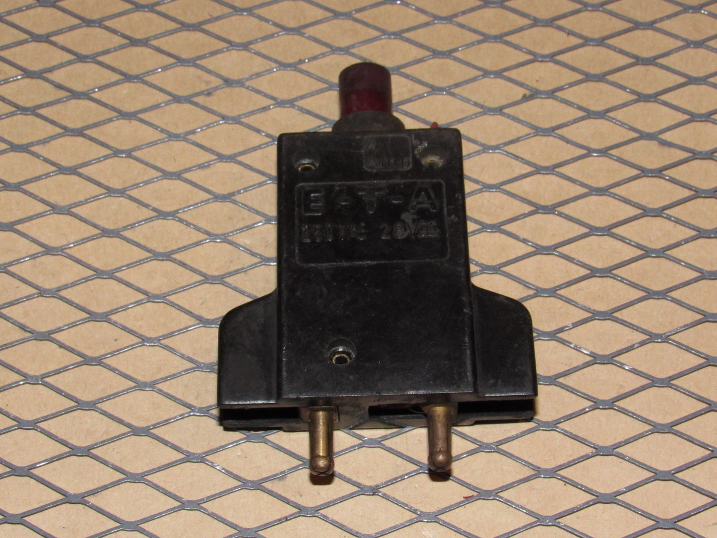 77-95 Mercedes Benz T1 Van Fuse Circuit Breaker 8a E-T-A 240VAC 2-5200-H