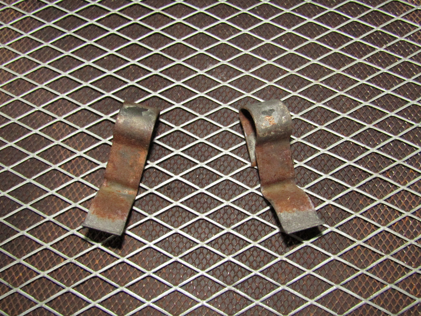 86-93 Mercedes Benz 300E OEM Upper Radiator Lock Holder Clip