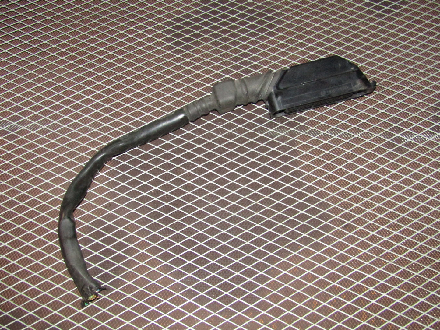 87-88 Mercedes Benz 300E OEM ECU Engine Computer Pigtail Harness