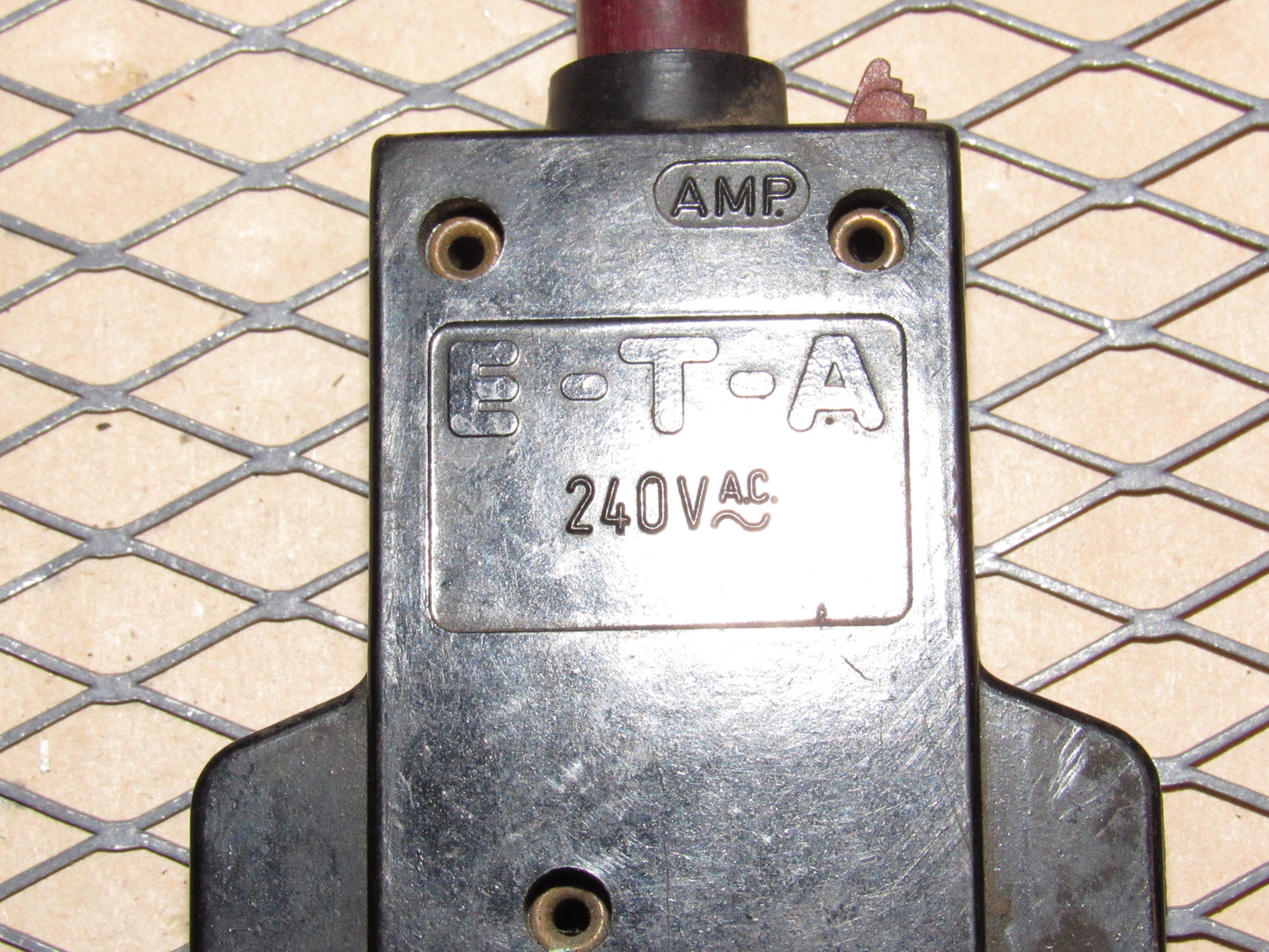 77-95 Mercedes Benz T1 Van Fuse Circuit Breaker 8a E-T-A 240VAC 2-5200-H