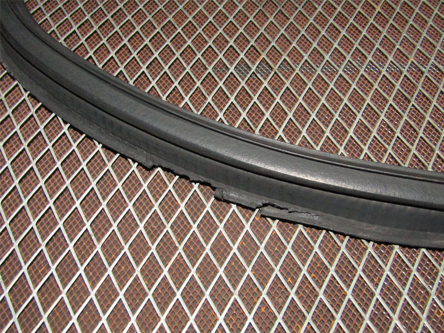 93 94 95 96 97 Honda Del Sol OEM Trunk Weather Stripping