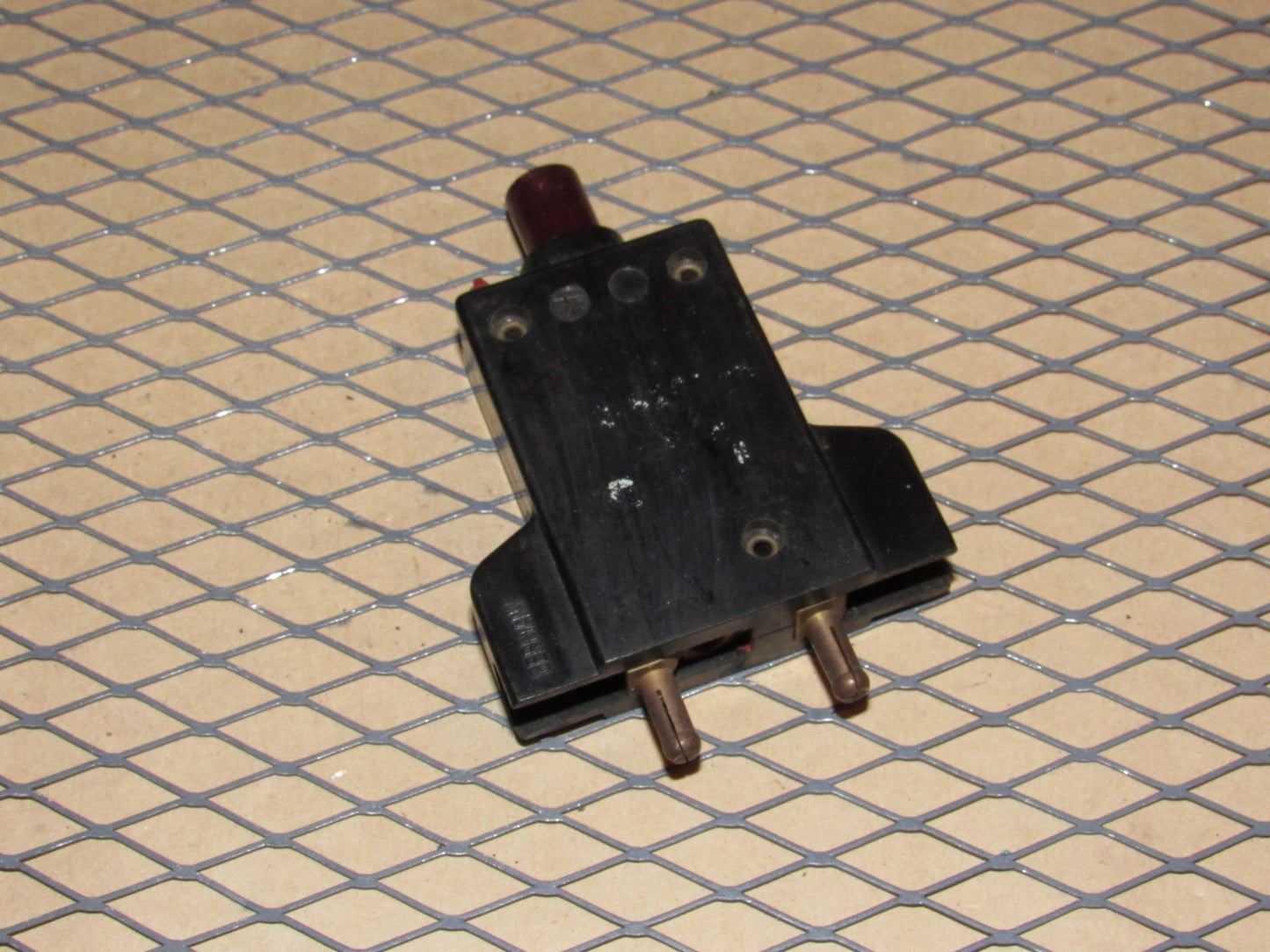 77-95 Mercedes Benz T1 Van Fuse Circuit Breaker 15a E-T-A 240VAC