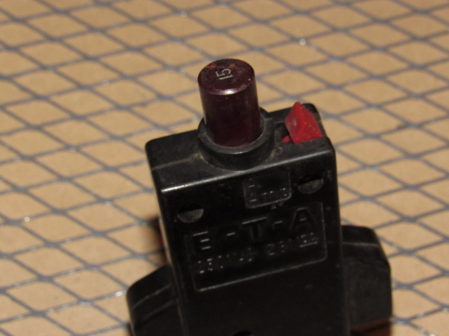 77-95 Mercedes Benz T1 Van Fuse Circuit Breaker 15a E-T-A 240VAC