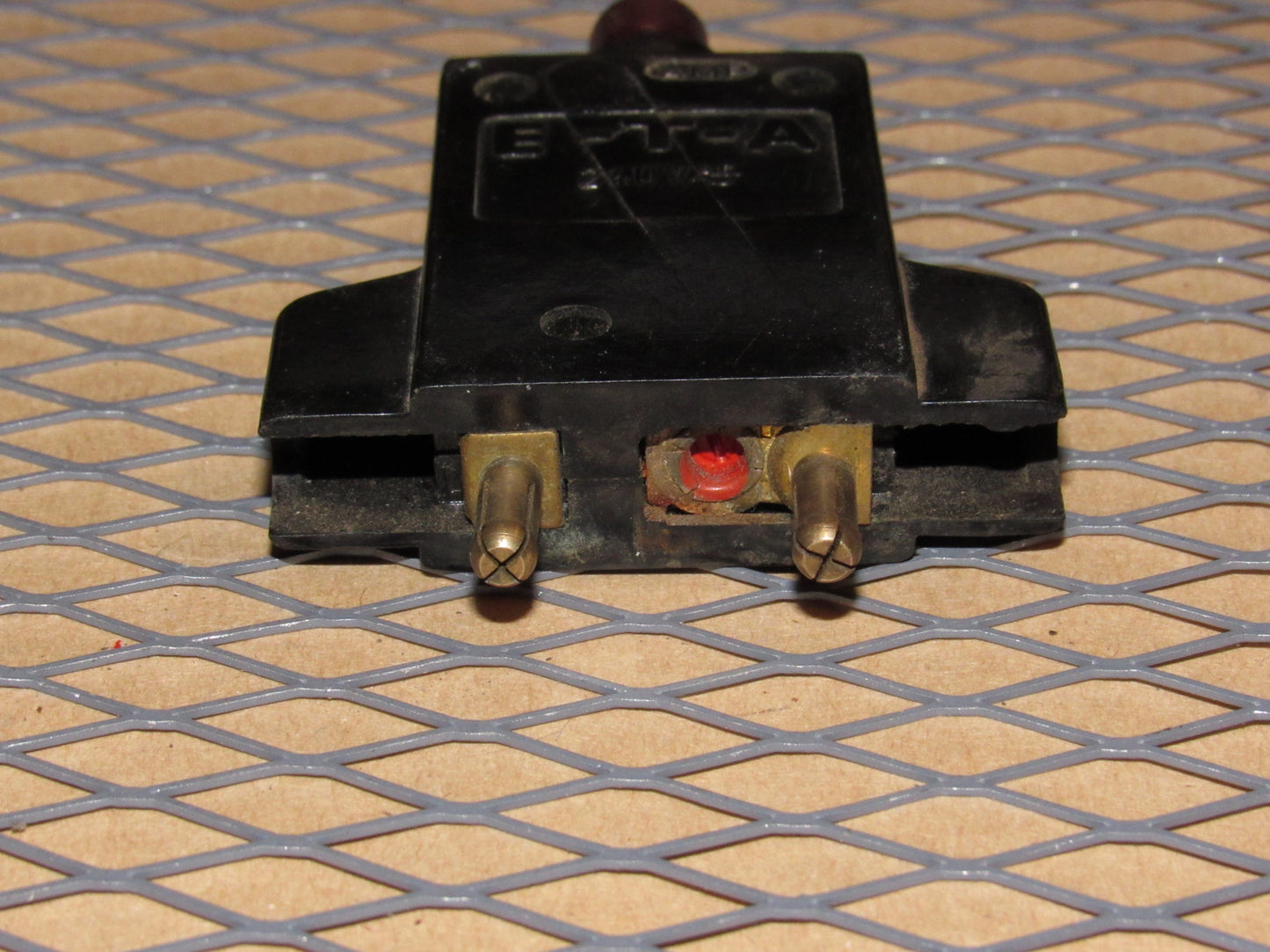 77-95 Mercedes Benz T1 Van Fuse Circuit Breaker 15a E-T-A 240VAC