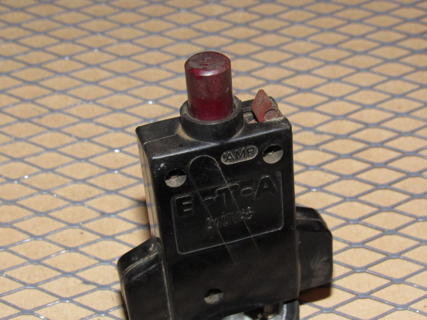 77-95 Mercedes Benz T1 Van Fuse Circuit Breaker 15a E-T-A 240VAC