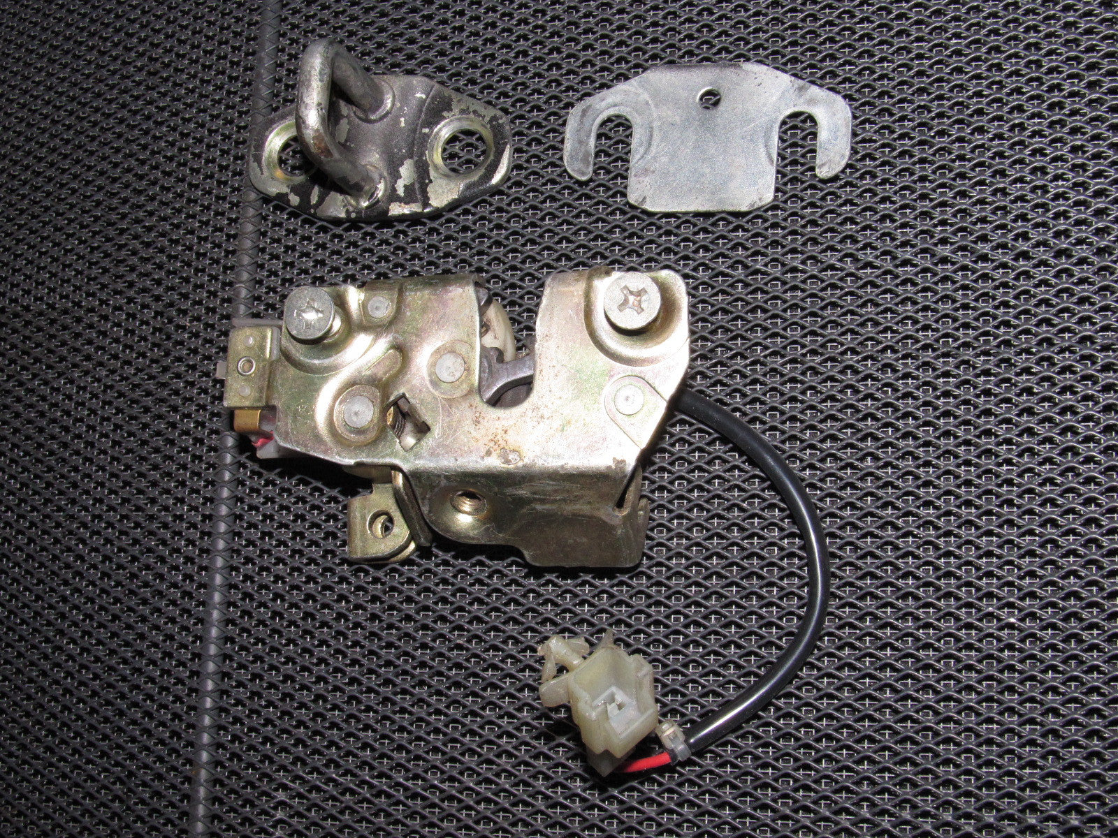 88 89 Honda CRX OEM Trunk Latch & Striker