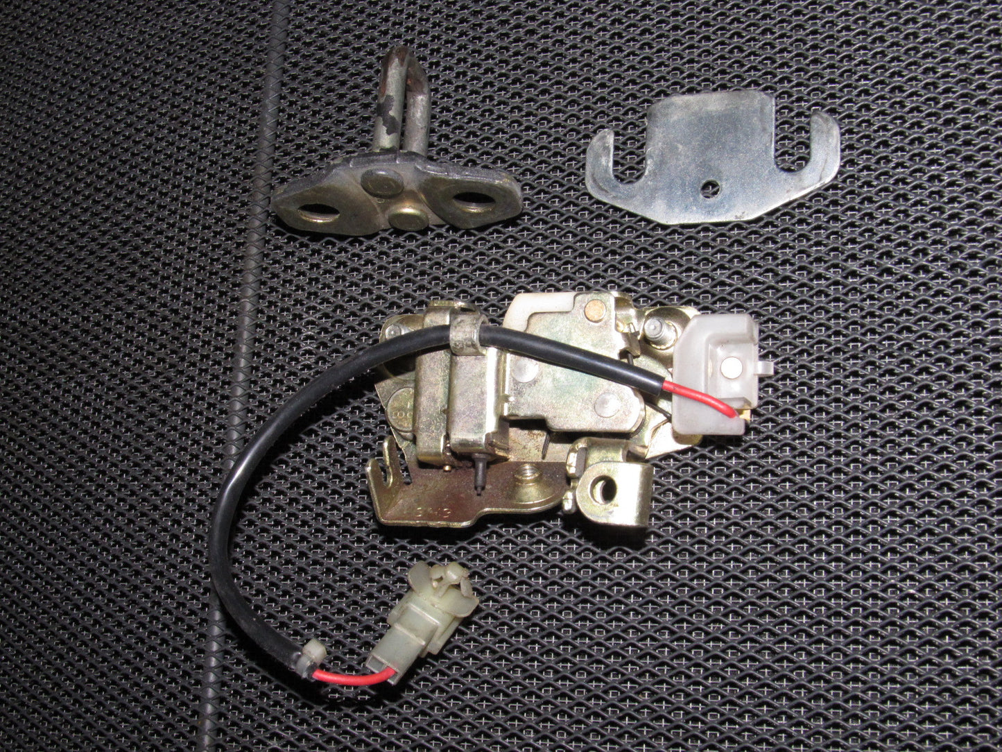 88 89 Honda CRX OEM Trunk Latch & Striker