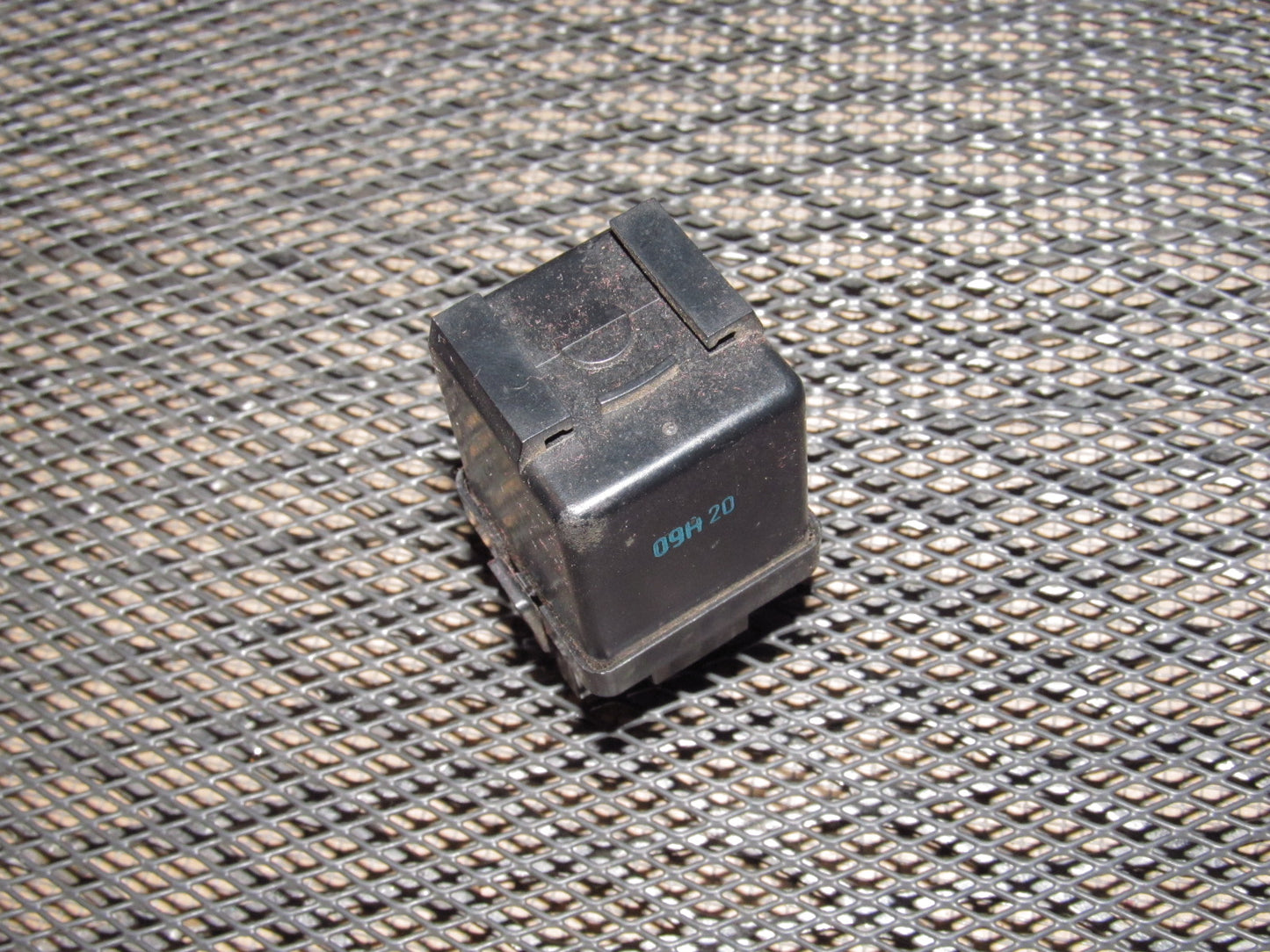 89 90 91 92 Toyota Supra OEM Flasher Relay - 81980-12070