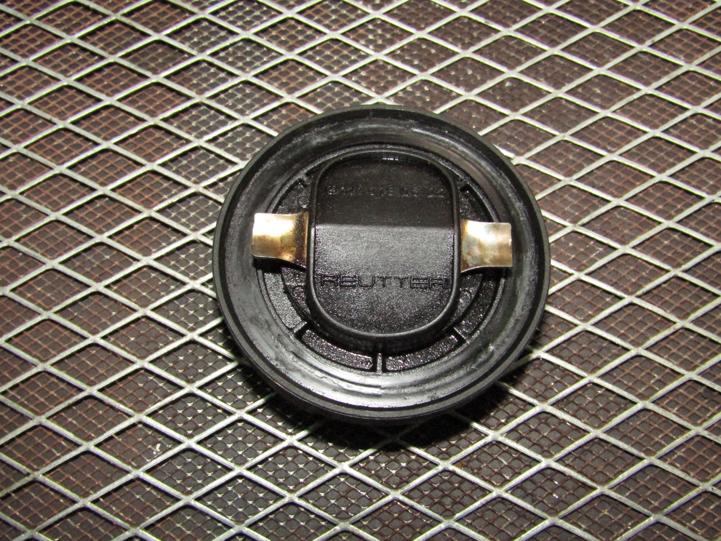 86-93 Mercedes Benz 300E 3.0L OEM Oil Filler Cap