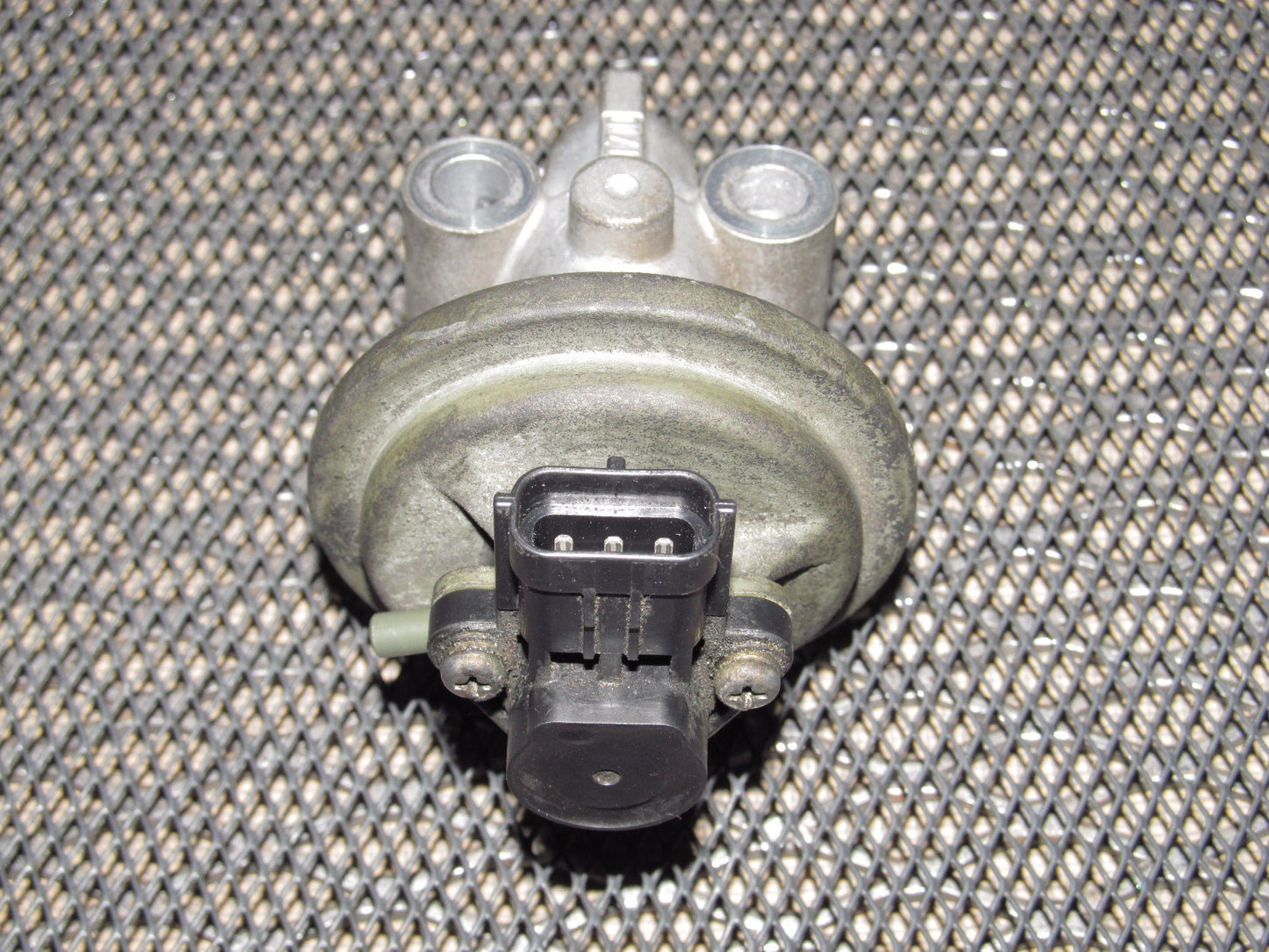 94 95 96 97 Mazda Miata OEM EGR Valve