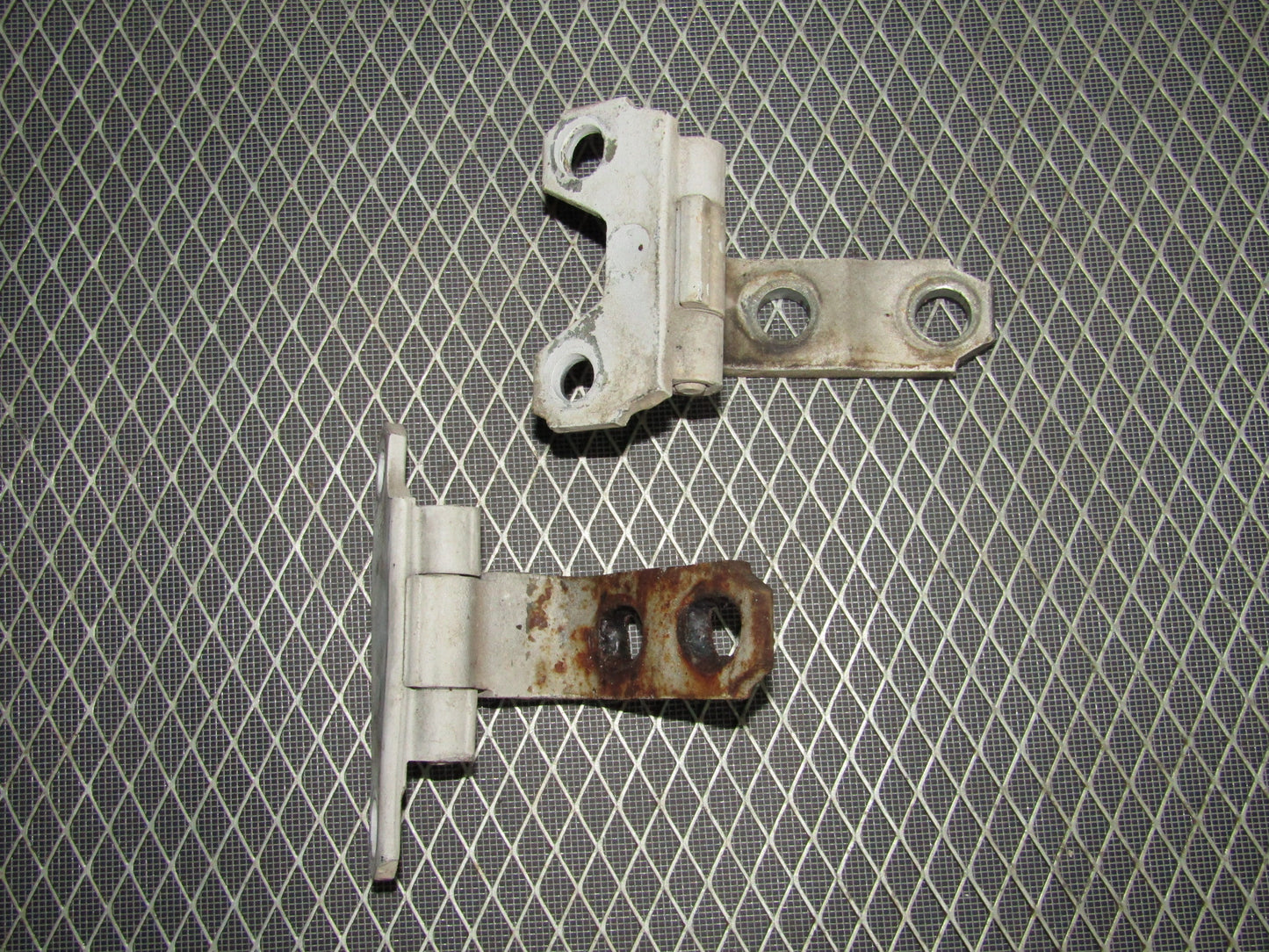 92-96 Toyota Camry Sedan OEM Front Door Hinges - Right Set