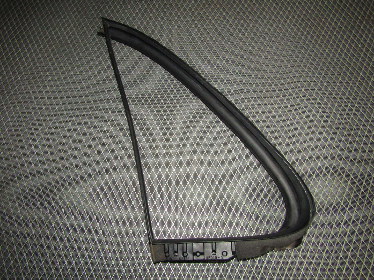 92 93 94 95 96 Toyota Camry Sedan OEM Rear Quarter Window Weather Stripping - Left