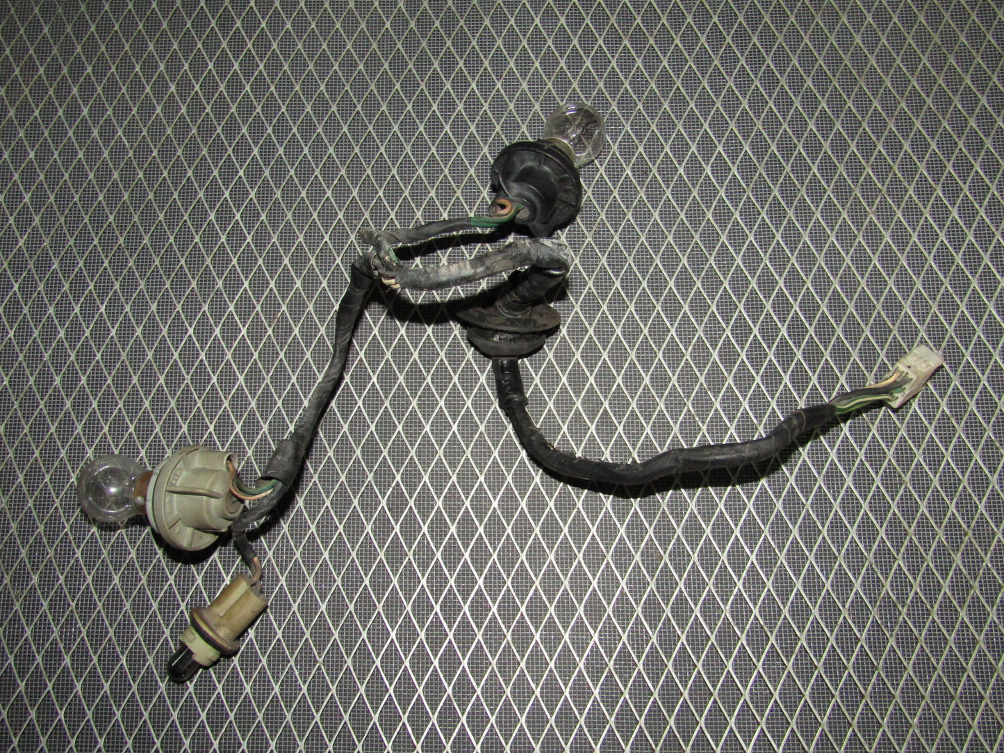 92-96 Toyota Camry Sedan OEM Tail Light Bulb Socket & Harness - Left