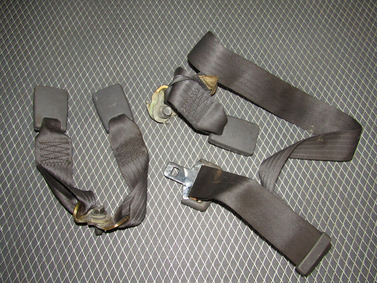 92-96 Toyota Camry Sedan OEM Rear Seat Belt Buckle - Set