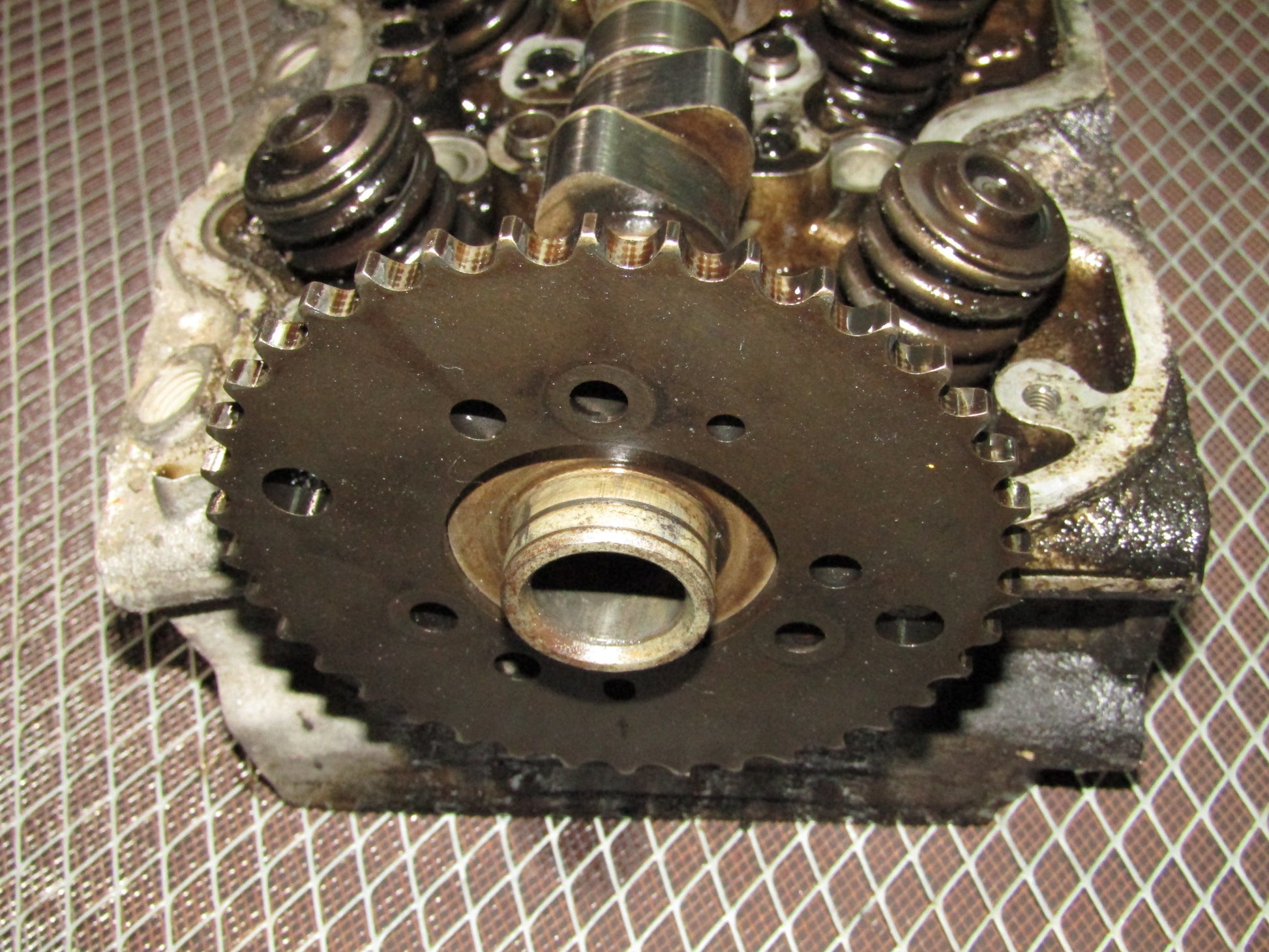 86-93 Mercedes Benz 300E OEM Engine Timing Cam Gear Sprocket