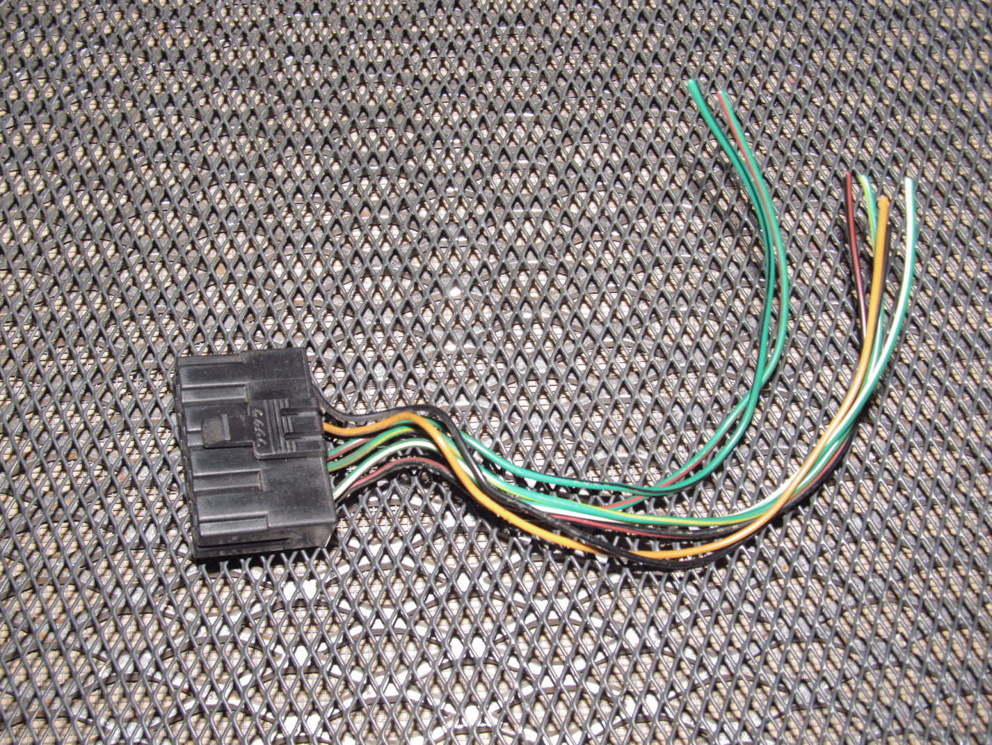 94 95 96 97 Mazda Miata OEM Flasher Relay Pigtail Harness – Autopartone.com