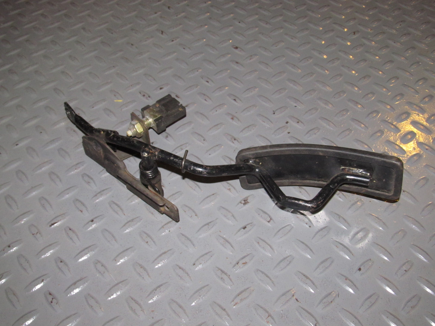 84 85 86 Nissan 300zx OEM A/T Transmission Gas Pedal Assembly