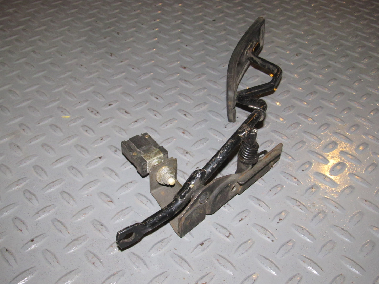 84 85 86 Nissan 300zx OEM A/T Transmission Gas Pedal Assembly