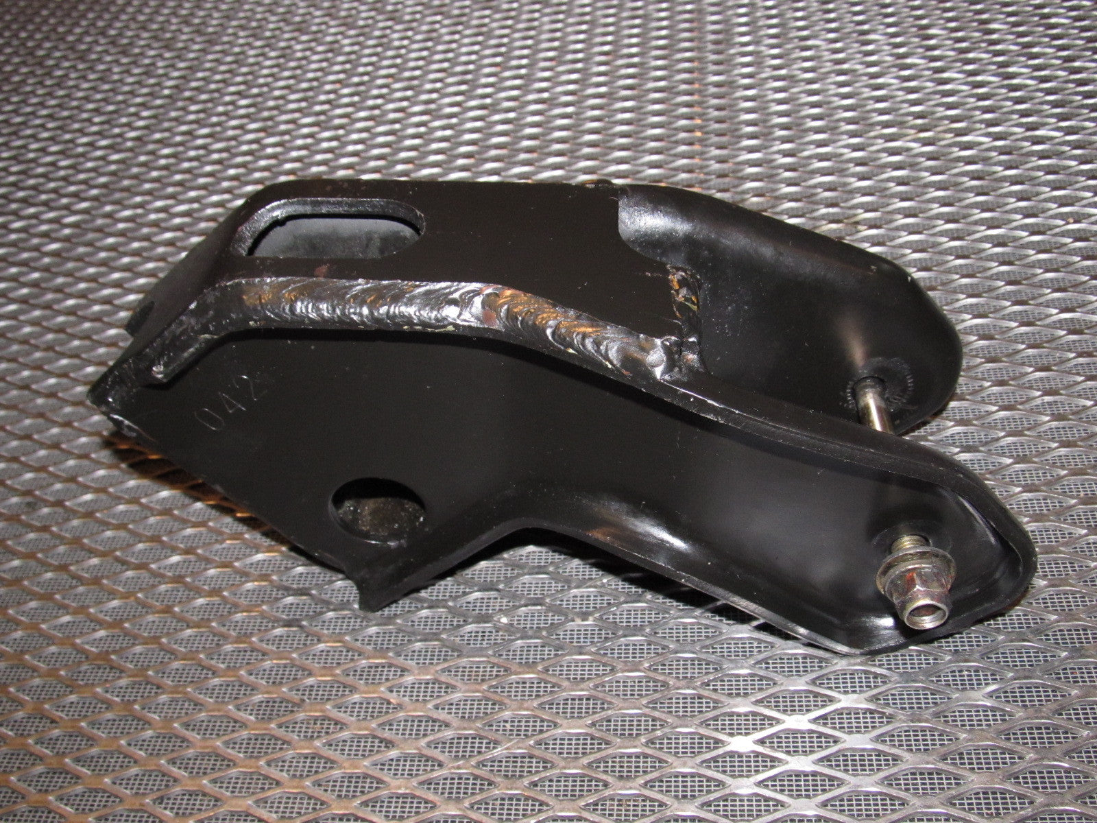 94 95 96 97 Mitsubishi 3000GT Engine Motor Mount Bracket - Front