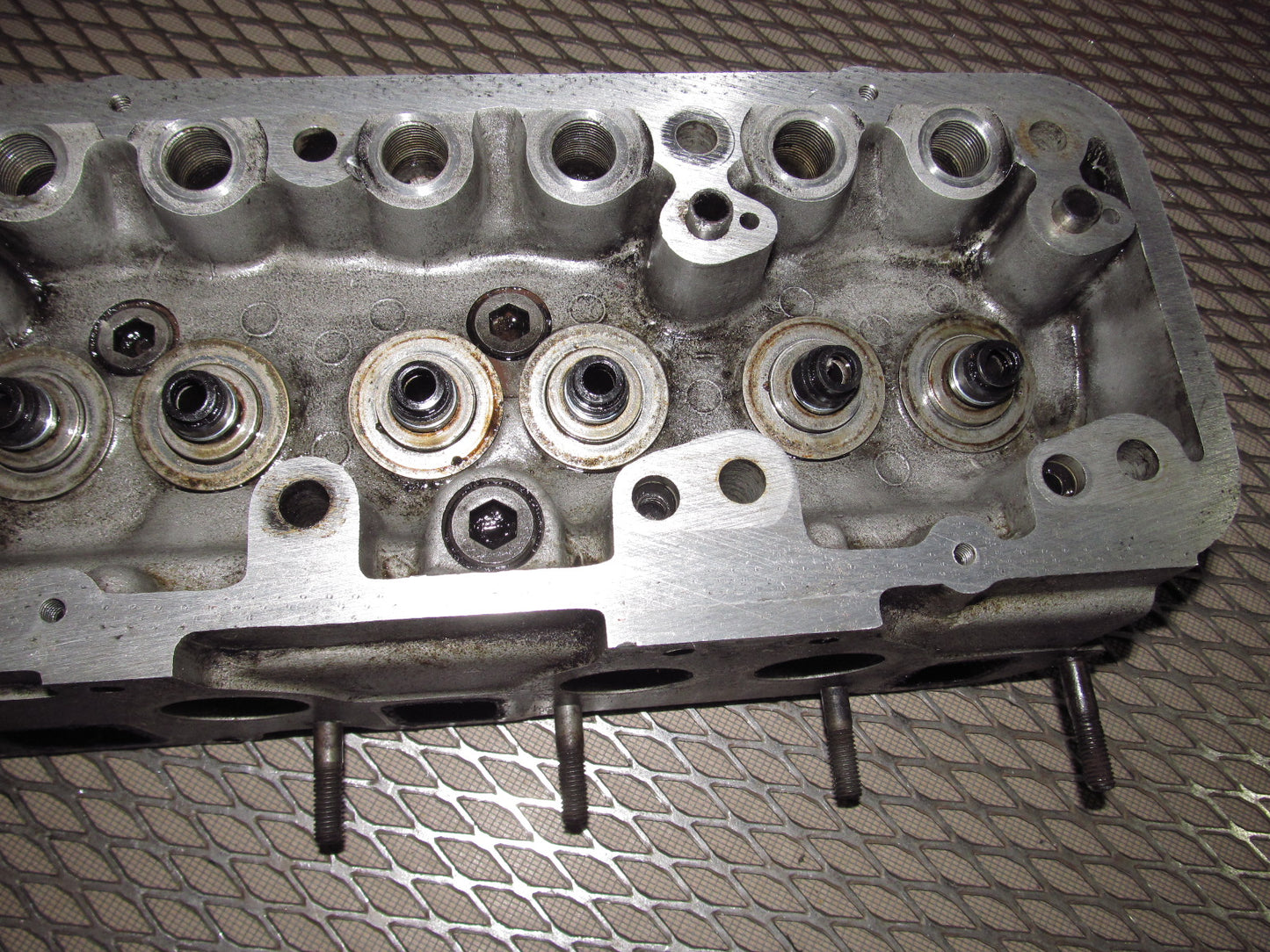 72 73 Datsun 240z OEM 2.4L E88 Engine Cylinder Head