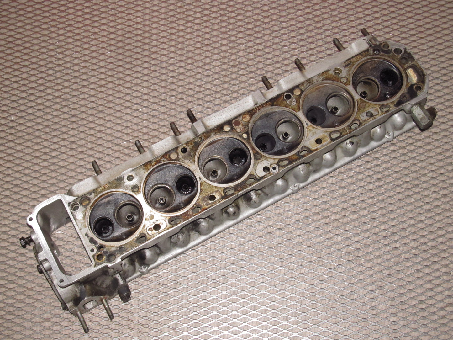 72 73 Datsun 240z OEM 2.4L E88 Engine Cylinder Head