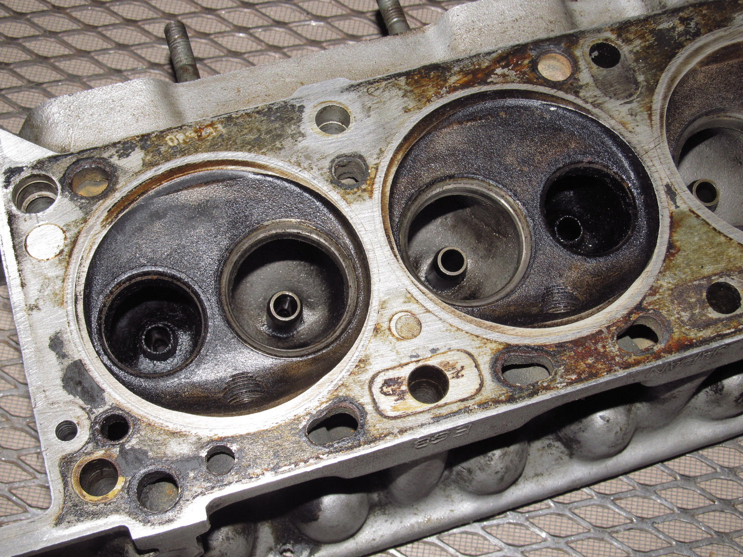 72 73 Datsun 240z OEM 2.4L E88 Engine Cylinder Head