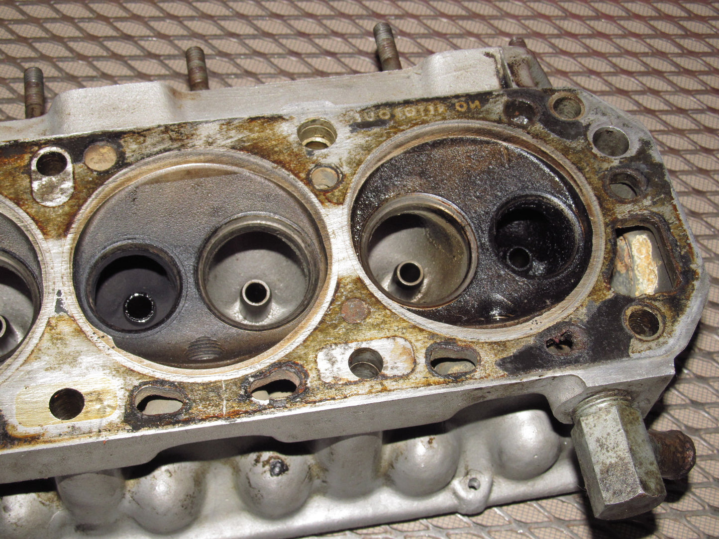 72 73 Datsun 240z OEM 2.4L E88 Engine Cylinder Head