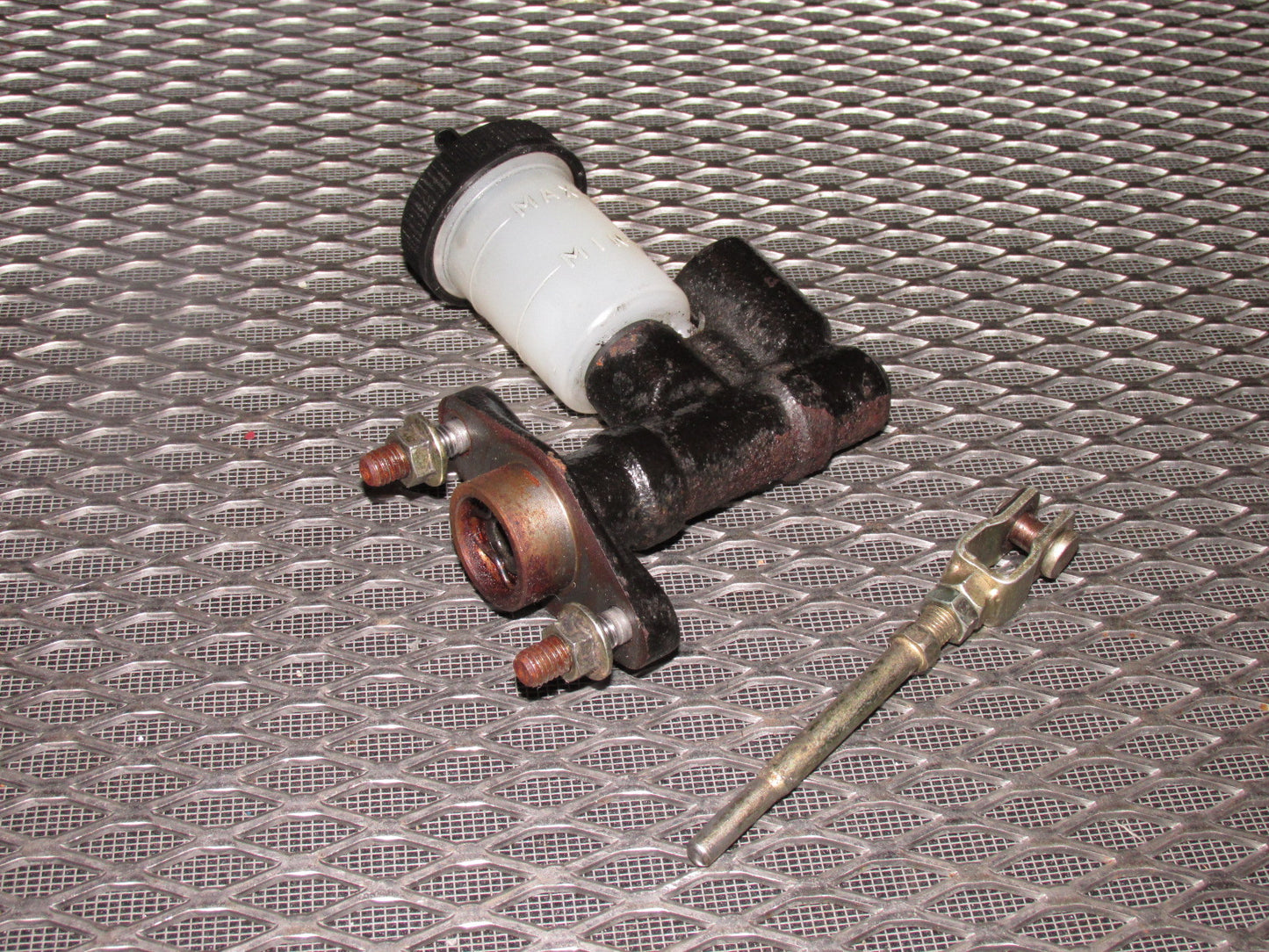 84 85 Mazda RX7 OEM 12A Master Clutch Cylinder