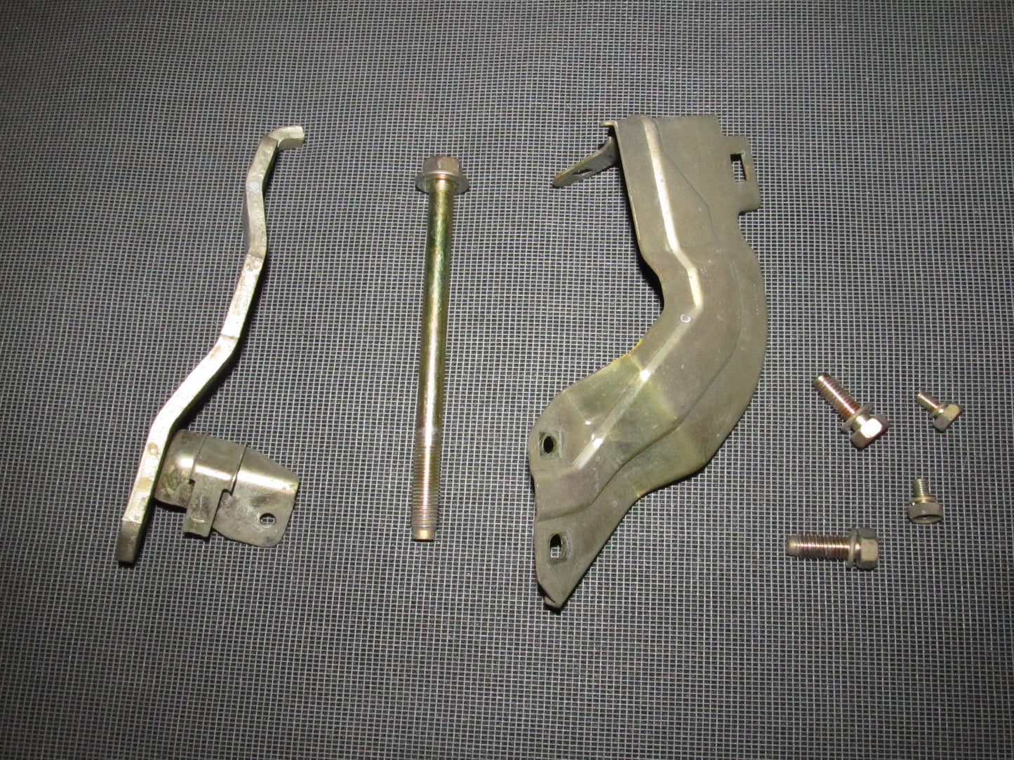 03 04 Infiniti G35 Sedan OEM Alternator Bracket