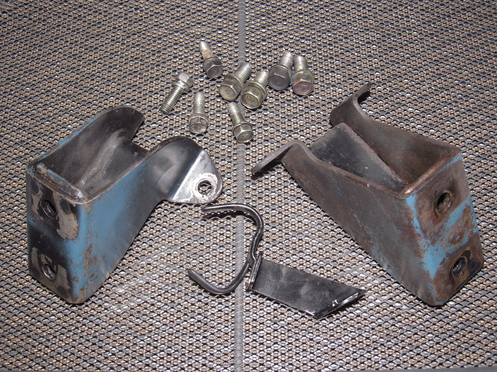 77 78 Datsun 280z OEM L28E Engine Motor Mount Bracket