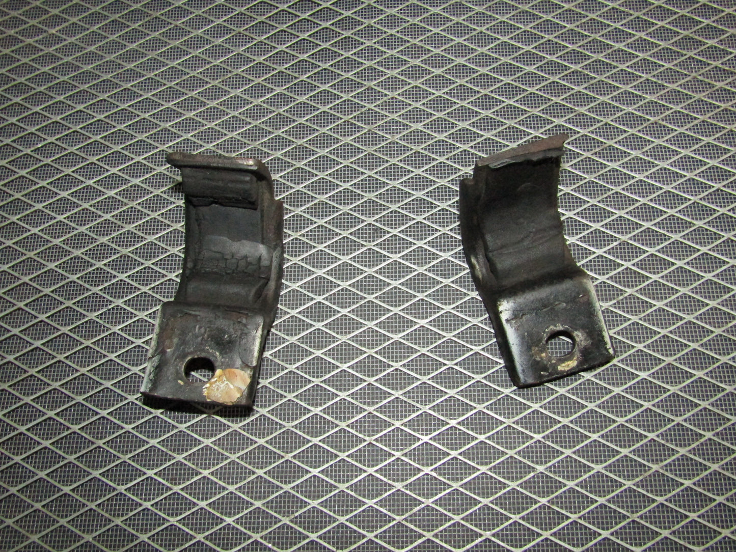 92-96 Toyota Camry OEM Upper Radiator Mounting Bracket