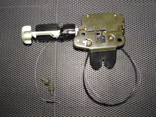 03 04 Infiniti G35 Sedan OEM Trunk Latch