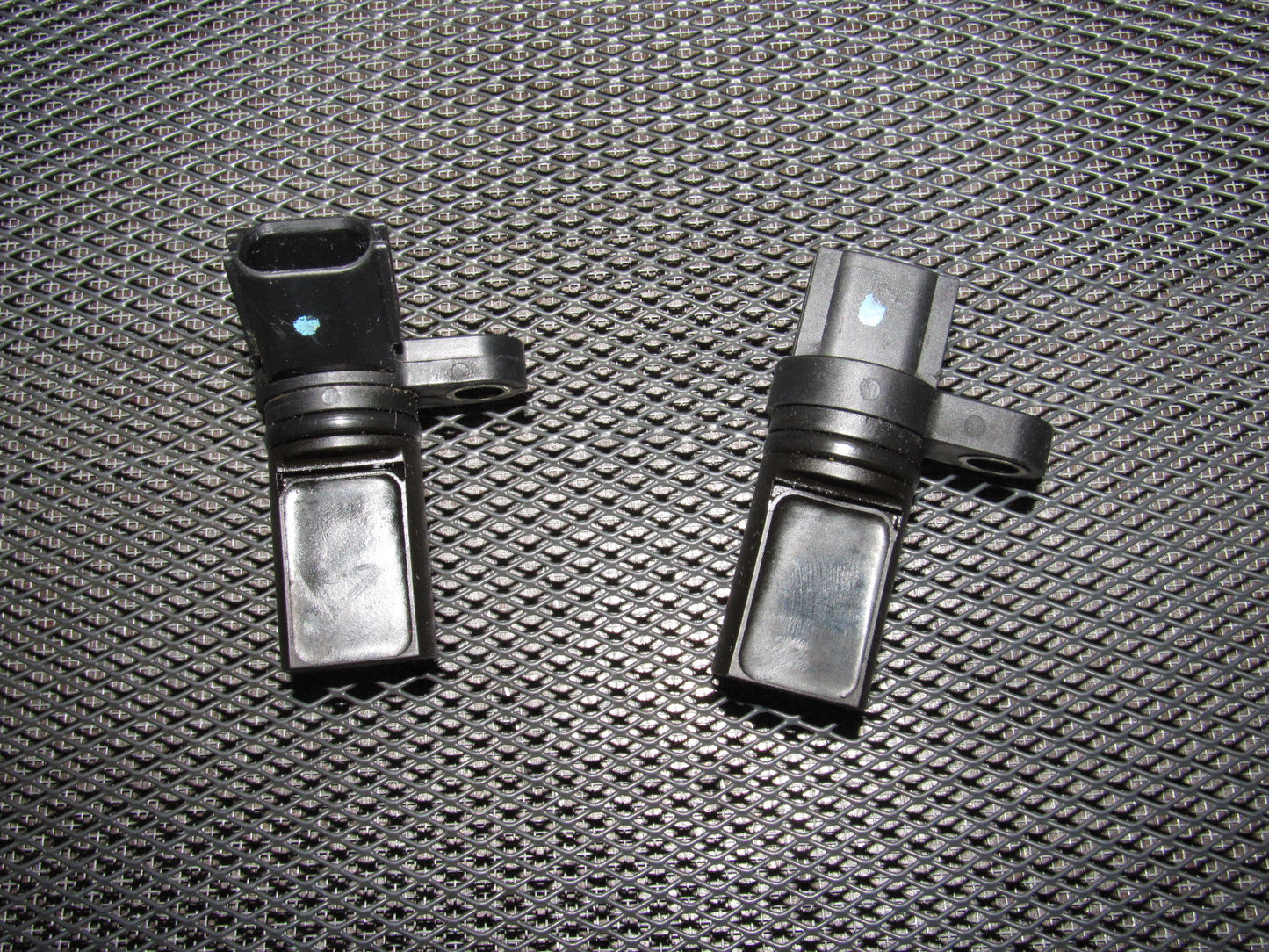 03 04 Infiniti G35 Sedan OEM Cam Position Sensor Set