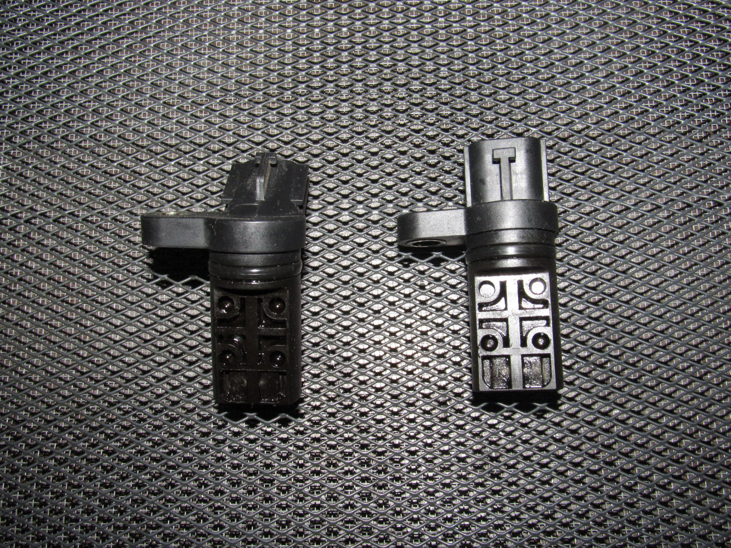 03 04 Infiniti G35 Sedan OEM Cam Position Sensor Set