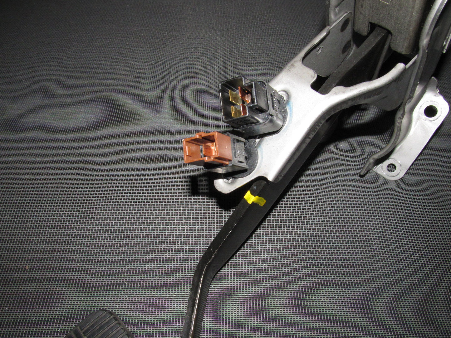 03 04 Infiniti G35 Sedan OEM AT Brake Pedal