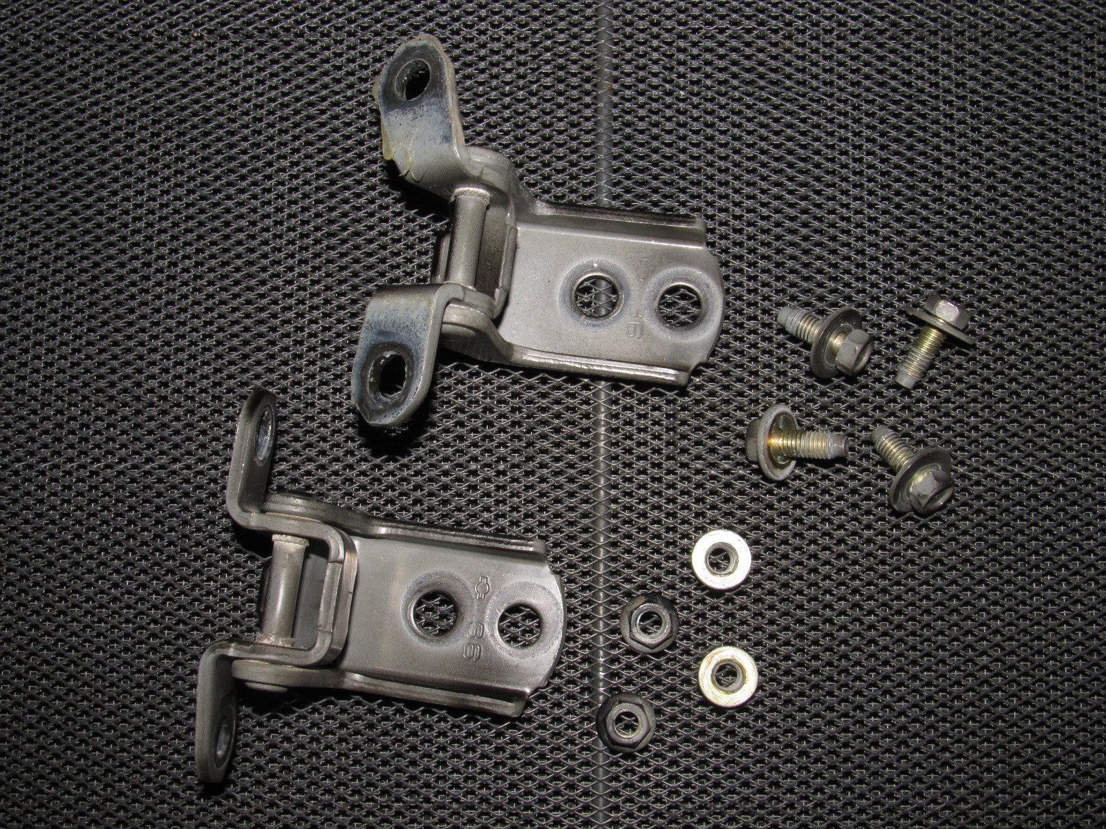 03 04 Infiniti G35 Sedan OEM Front Door Hinges Right Set