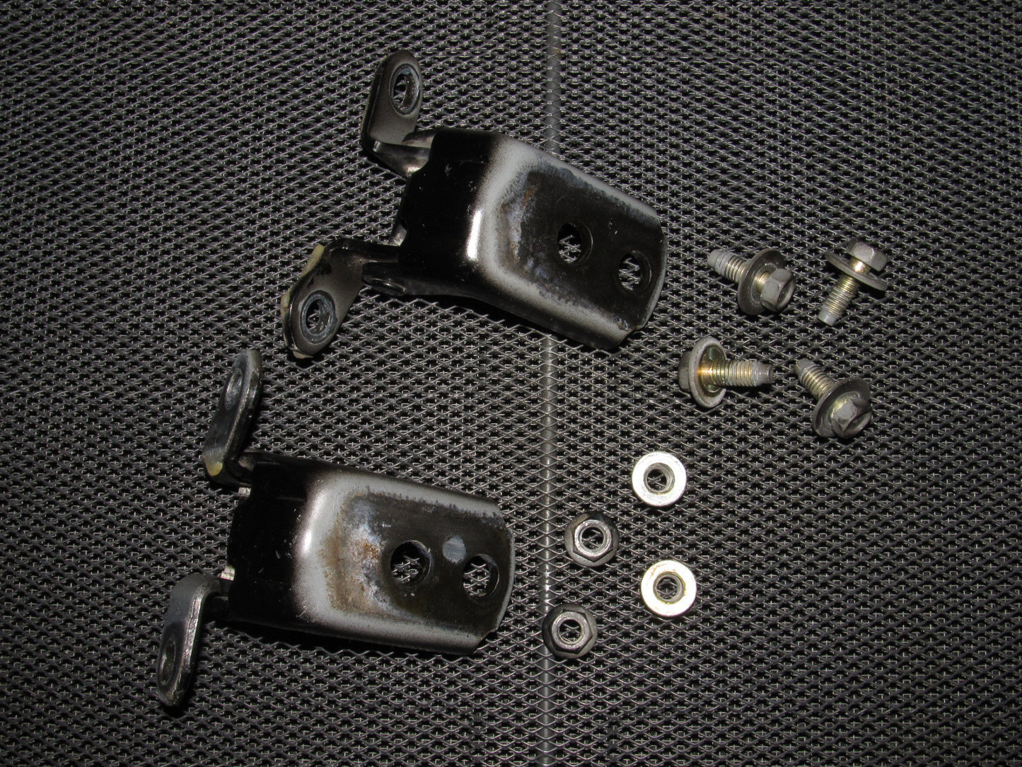 03 04 Infiniti G35 Sedan OEM Front Door Hinges Right Set