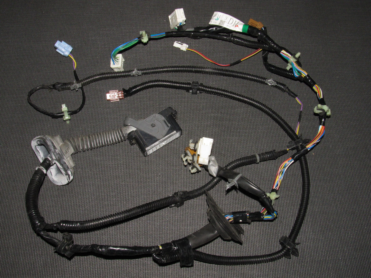 03 04 Infiniti G35 Sedan OEM Front Door Wiring Harness Left