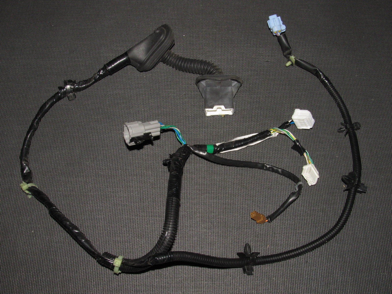 03 04 Infiniti G35 Sedan OEM Rear Door Wiring Harness Left