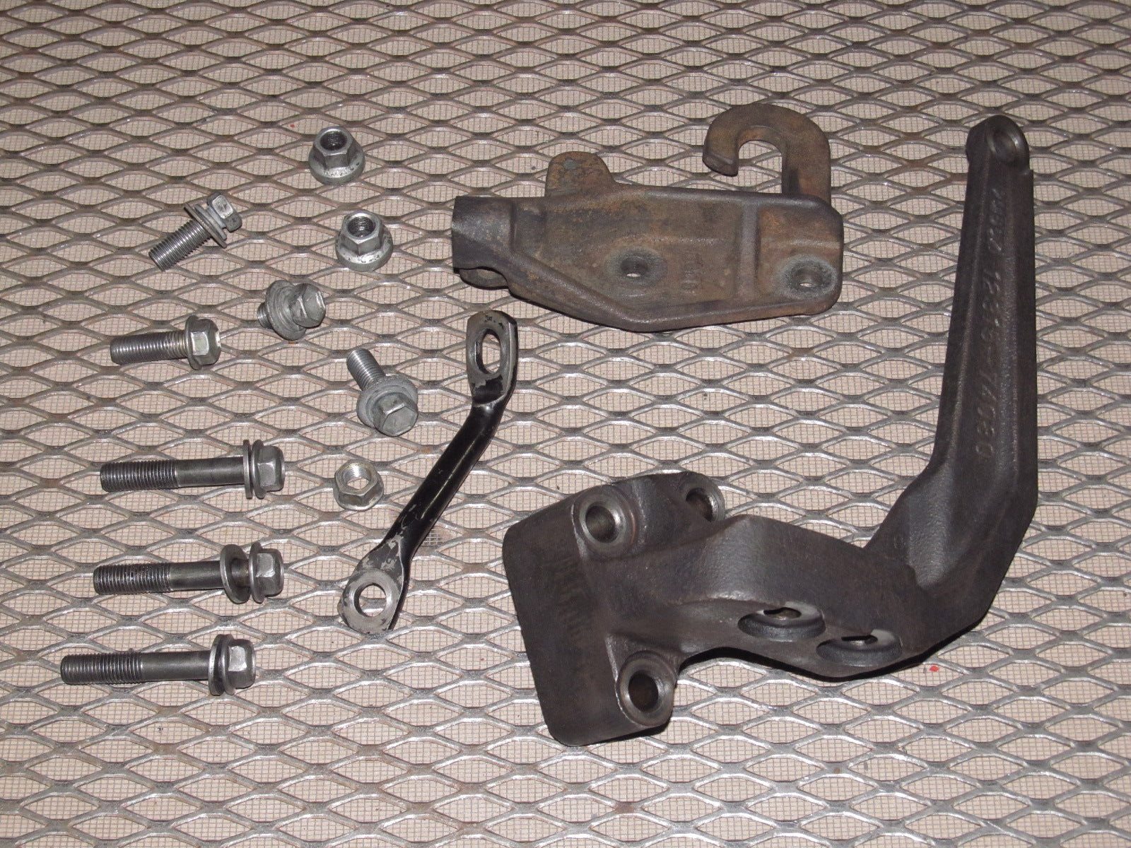 91 92 93 94 95 Toyota MR2 OEM 5SFE Engine Motor Mount Bracket - Right