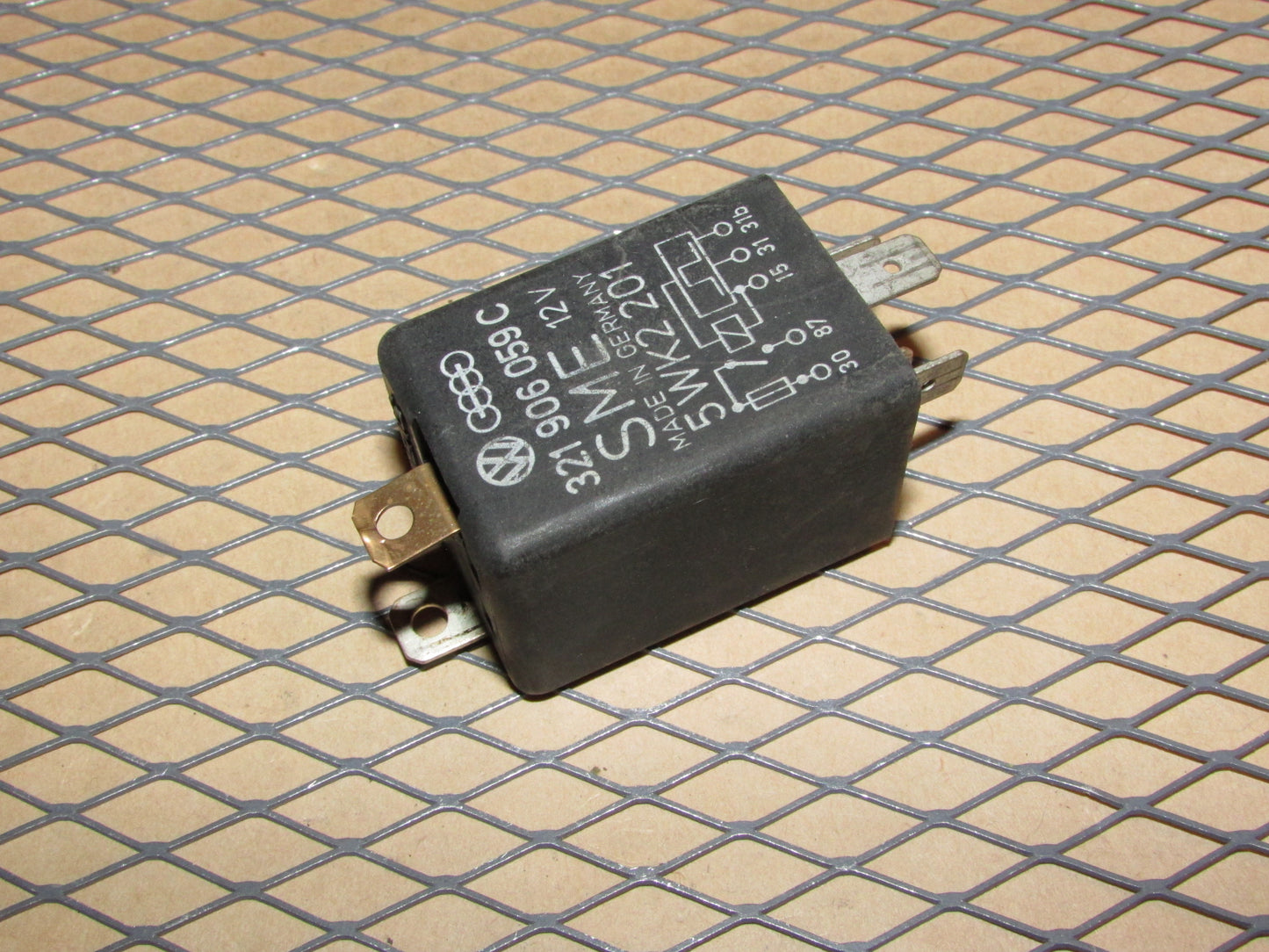 Audi & Volkswagen Relay 321 906 059 C