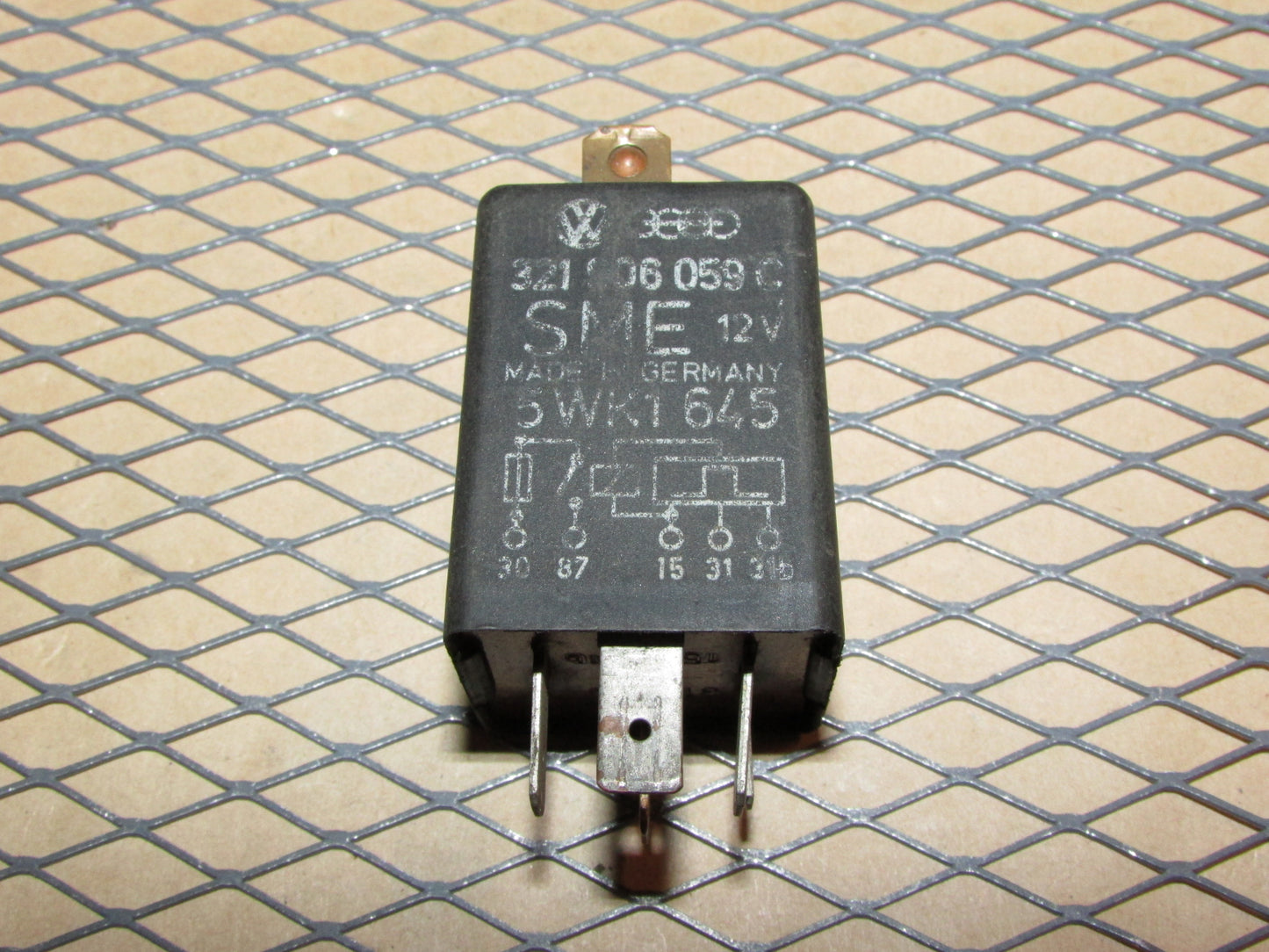 Audi & Volkswagen Relay 321 906 059 C