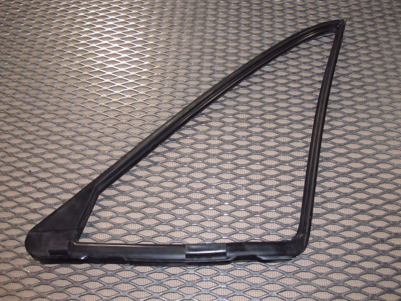 90 91 92 93 Mazda Miata OEM Front Quarter Window Moulding - Left